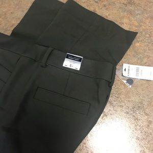 Hunter green Express columnist pant, barely boot 8